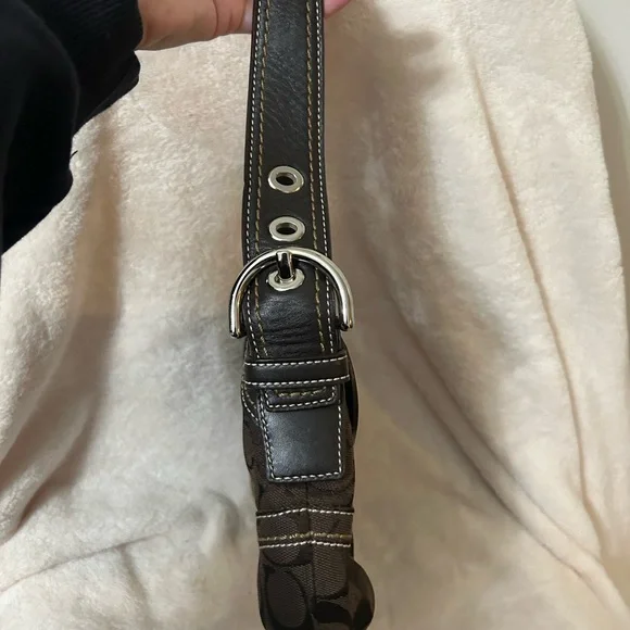Canvas and Leather Coach Dark Brown Signature Shoulder Bag - Picture 5 of 7